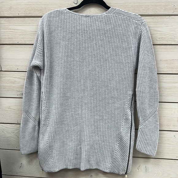 Cabi Gray Ribbed V-Neck Tunic Sweater XS - Picture 4 of 9